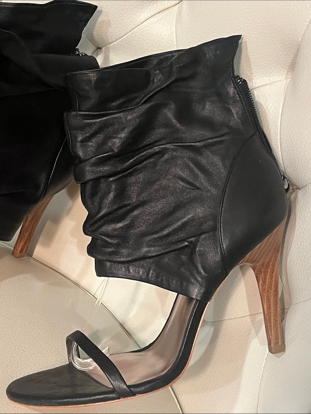 BCBGMaxAzria Black Leather Open-Toe Ruched Ankle Sandals Bootie Size 10 Luxury